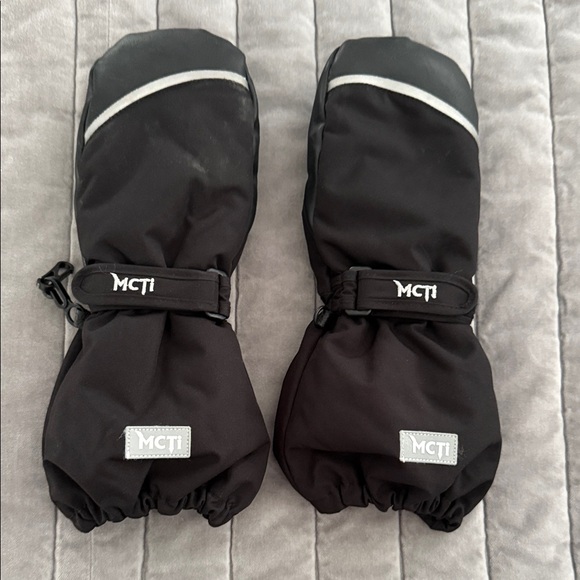 MCTI Other - MCTI Black Winter Children’s Mittens